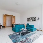 Center Schwabing Spacious Flat