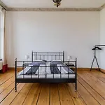 Center Schwabing Spacious Flat